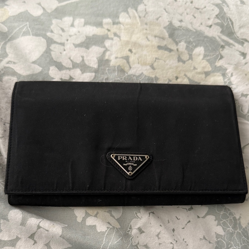 Vintage Prada Black nylon wallet. Leather inside - Miranda Approved!